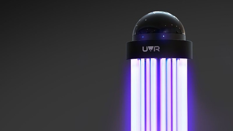 El robot con luz ultravioleta que desinfecta superficies de coronavirus